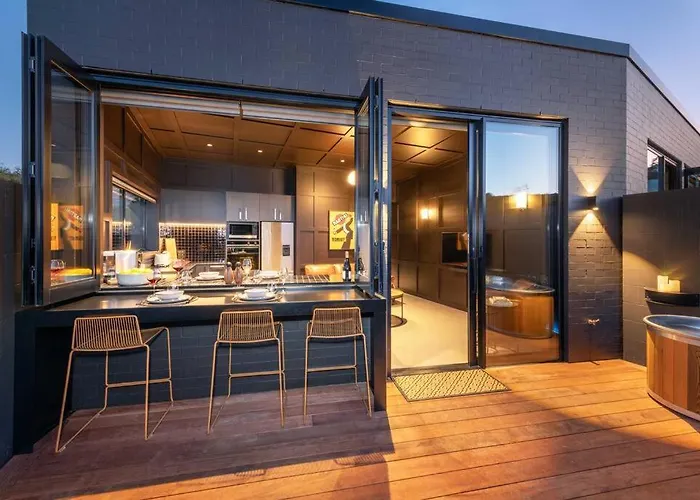 Yellow Pots B, Luxurious Outdoor Bath Appartement